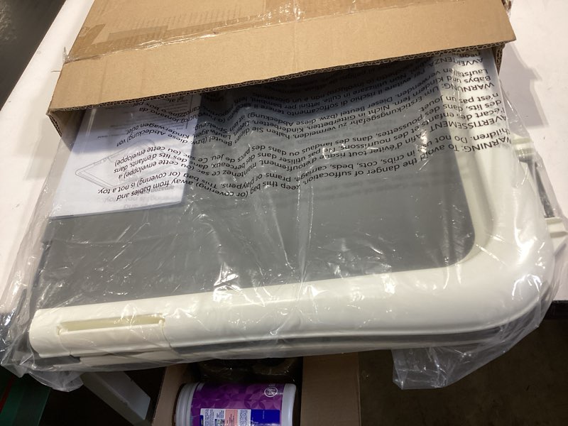 Condition photo showing Good Condition for amazon basics dog training pad holder with secured latches, extra thick and non-slip base, recycled plastic, 28 x 34 inch, large, white and charcoal 28'' x 34''