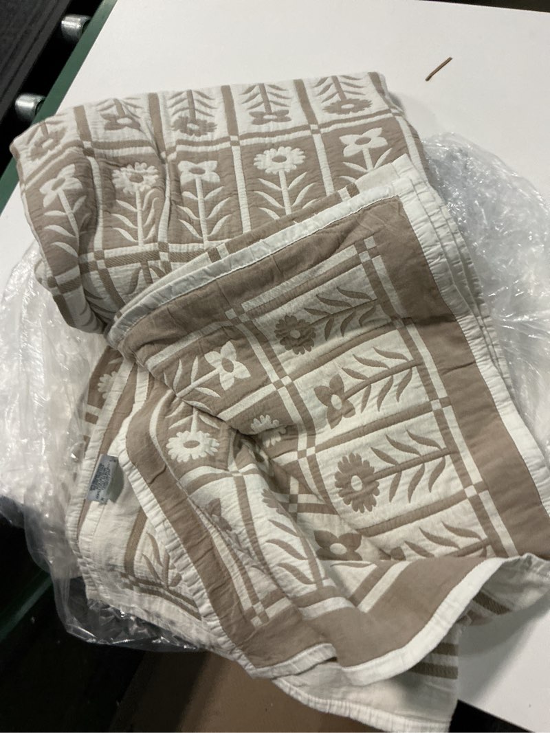 Condition photo showing Good Condition for organic cotton jacquard floral coverlet color: toffee size: twin set: without sham set
