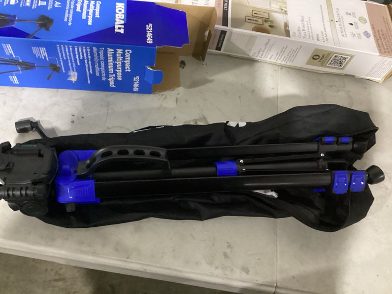 Condition photo showing Good Condition for kobalt aluminum telescoping tripod (for use with all laser colors)