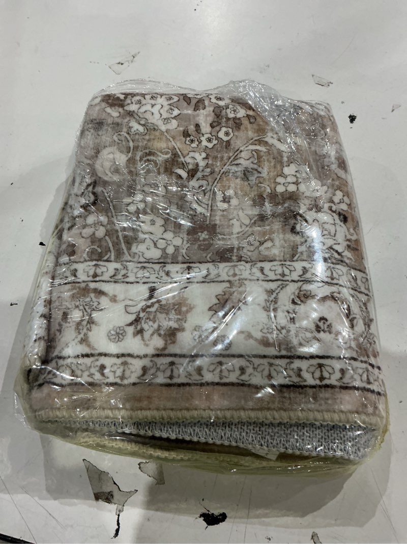 Condition photo showing Good Condition for lokhom washable area rug, 2x3 non-slip hallway rug vintage soft small kitchen area carpet, boho floral faux wool door mat indoor entrance accent throw rugs for bedroom kitchen laundry(beige brown) beige brown 2' x 3'