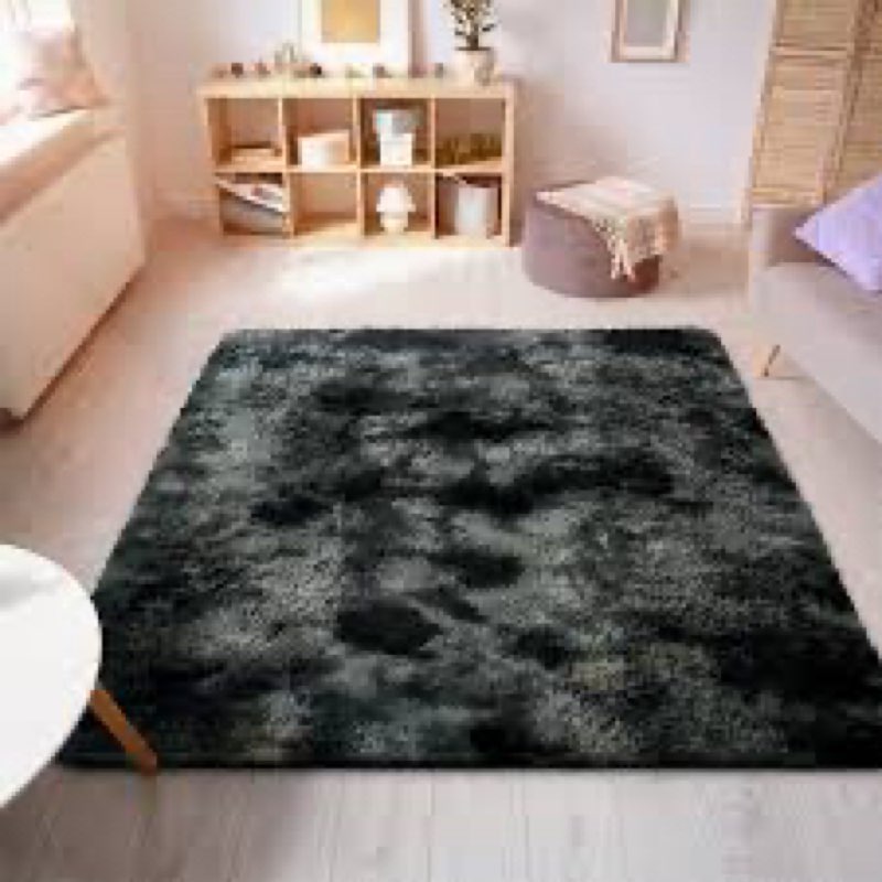 Soft plush fax fur area rug 4x6