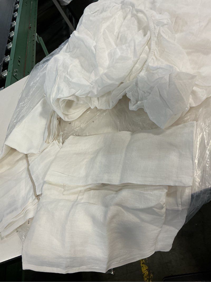 Condition photo showing As Is for quince european linen piped fitted sheet set of 4, king, white/toffee ( incomplete  3 pieces)