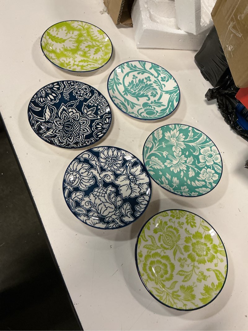Condition photo showing New/Like New for certified international tapestry 6-pc. canape plates set