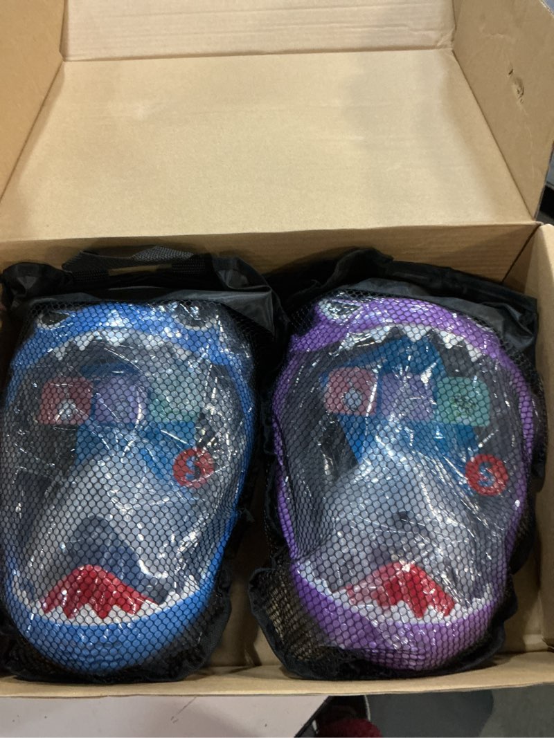 Condition photo showing Good Condition for full face snorkel mask for kids with 180° panoramic view, snorkeling set featuring anti-leak and anti-fog foldable dry top design for safe underwater adventures snorkeling gear for kids ?blue+purple
