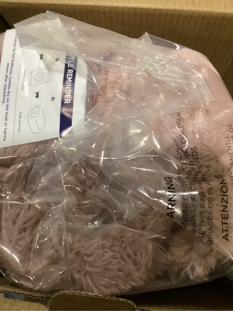 Condition photo showing New/Like New for bedsure dusty rose throw blanket for couch - 350gsm fluffy plush bubble blanket for bed home room decor, gentlesoft cute fleece soft cozy gifts for women girls, 50x60 inches 08 - dusty rose throw (50" x 60")