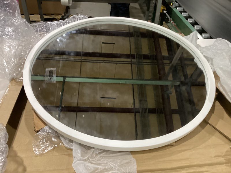 Condition photo showing Good Condition for umbra hubba round mirror, 18-inch, brass