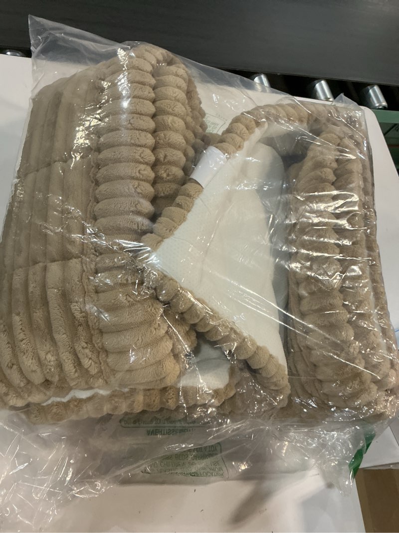 Condition photo showing Good Condition for Couch Cover for Dogs Washable, Pet Couch Covers for Sofa, Soft Fuzzy Sectional Sofa Cover L Shape, Thick Couch Protector Pet Friendly, Paw Cart Dog Mat for Couches and Sofas (27.6" x 70.9", Khaki) 27.6" x 70.9" 1 Pack Khaki