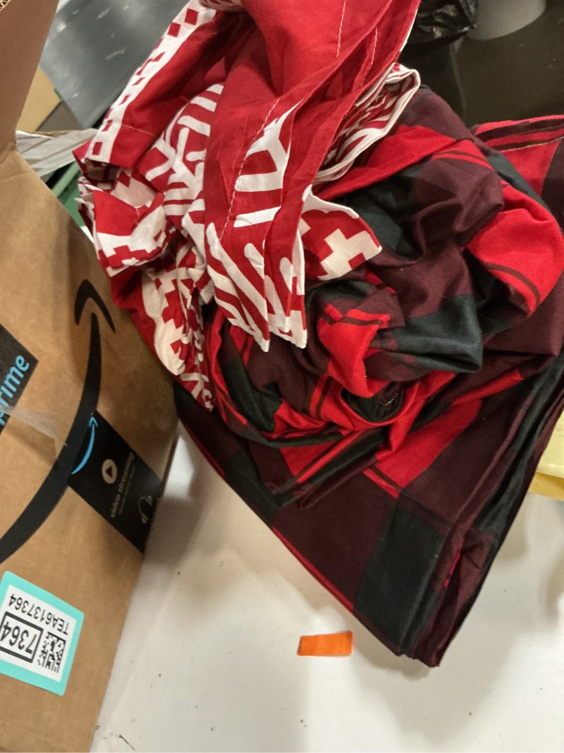 Condition photo showing Good Condition for Christmas Bed in a Bag 7 Pieces Queen, Red White Snowflake n Deers Trees Design, Soft Microfiber Comforter Set for All Season (1 Comforter, 2 Pillow Shams, 1 Flat Sheet, 1 Fitted Sheet, 2 Pillowcases) Deer Queen-7 Pieces
