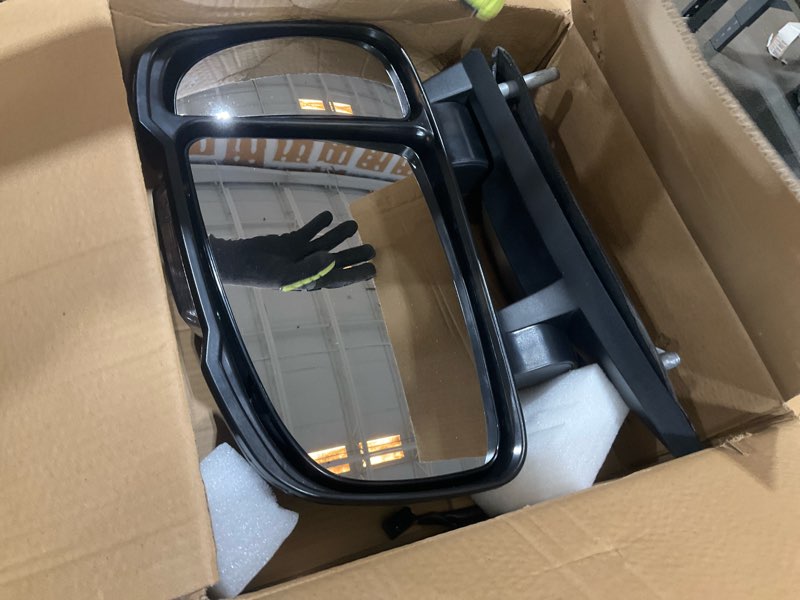 Condition photo showing As Is for wezel 8207808 exterior mirrors