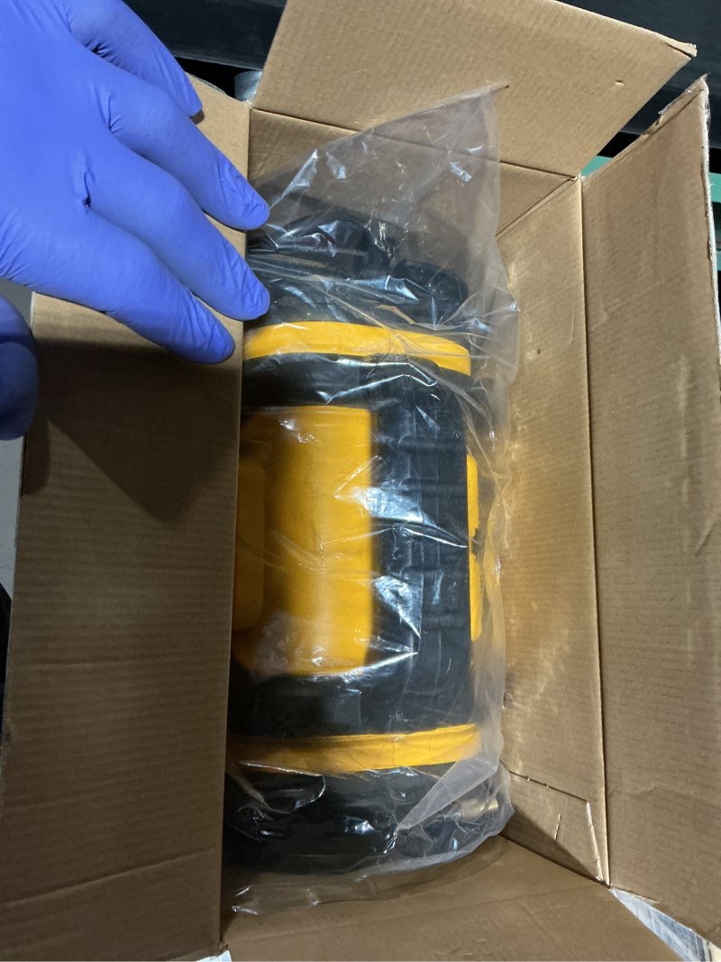 dewalt dxaeps14 2000 peak battery amp 12v automotive battery booster jump starter/power station with