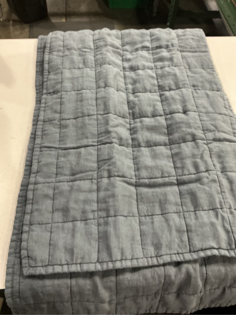 Condition photo showing Good Condition for quince king boxed linen shams 20 in x 36 in grey