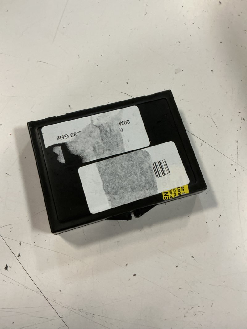 https://lotting-media.assets.bidfta.com/lotting_4a6095e7-e3ee-4d71-8a1b-332db02bb891