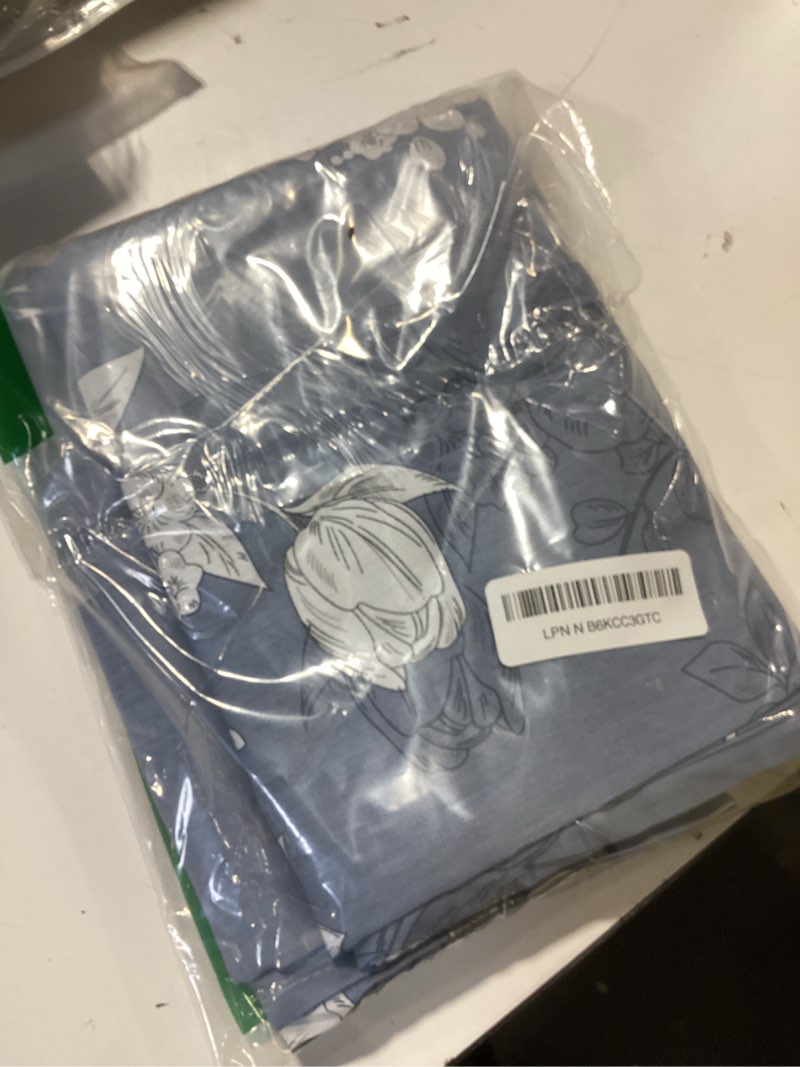Condition photo showing Good Condition for blue twin xl size flat sheet hotel quality pure cotton top flat bed sheet only ultra-soft pattern flat bed sheet machine wash twin xl red