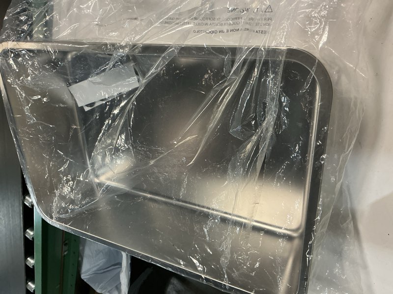 Condition photo showing Good Condition for ikitchen stainless steel cat litter box, large metal litter box for cats, never absorbs odors,stain free, rustproof, non stick smooth surface 23.5" l x 15.5" w x 6" h 23.5"l x 15.5"w 6" h