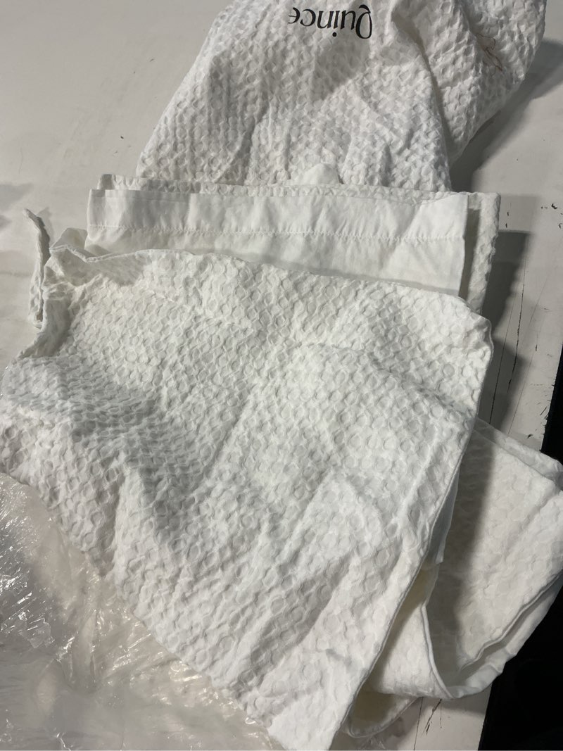 Condition photo showing Good Condition for organic luxe honeycomb sham set, king, white