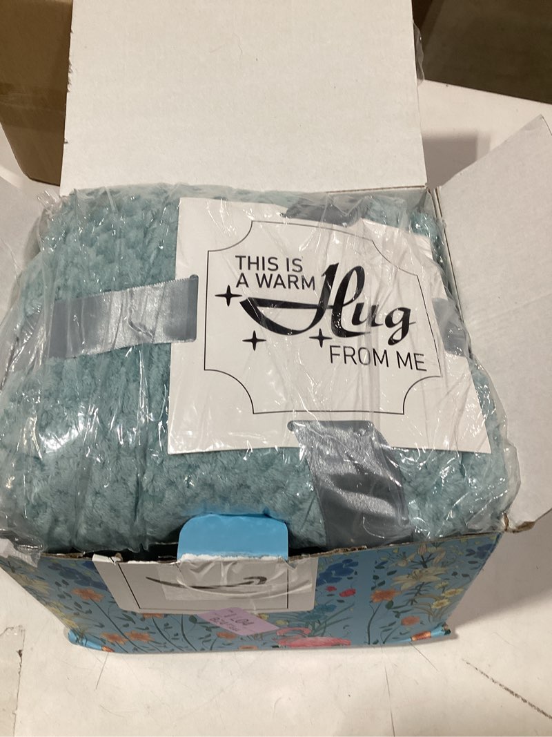 Condition photo showing Good Condition for Birthday Gifts for Women, Thinking of You Gift Care Package with Luxury Flannel Blanket for Women Mom Her Wife Friends Sister, Blue Self Care Spa Relaxing Baskets for Christmas Valentines Mothers Day Blue-11pcs