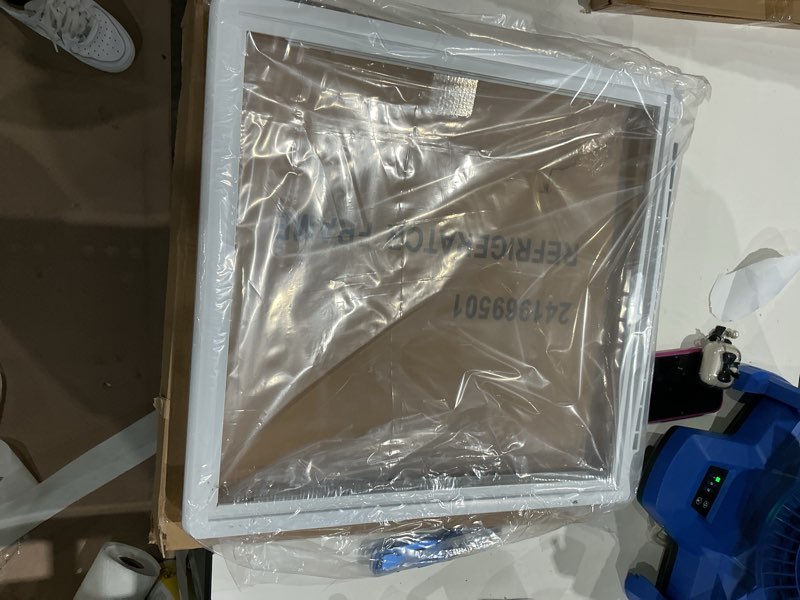 Condition photo showing Good Condition for 241969501 refrigerator shelf frame compatible with frigidaire