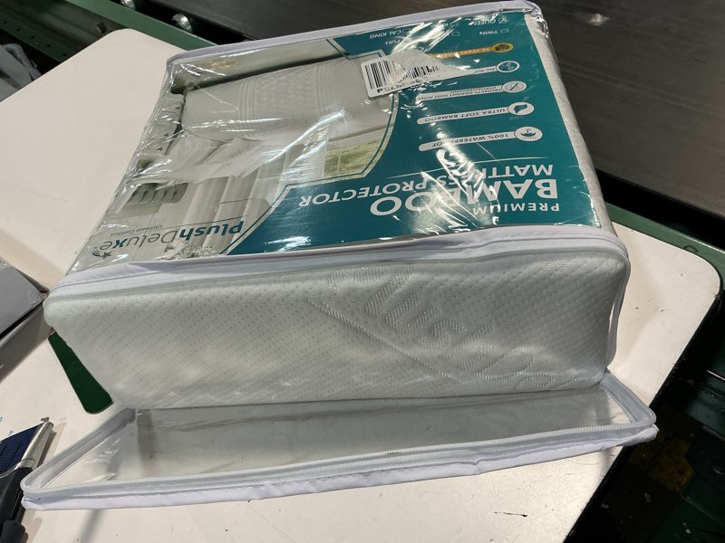 Condition photo showing Good Condition for PlushDeluxe Premium Bamboo Mattress Protector – Queen Size, Waterproof, & Ultra Soft Breathable Noiseless Washable Bed Mattress Cover for Comfort & Protection - White