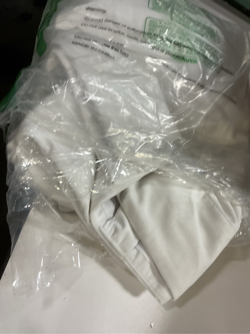 Condition photo showing Good Condition for HPD Half Price Drapes Heritage Plush Velvet Curtains 96 Inches Long Room Darkening Curtains for Bedroom & Living Room 50W x 96L, (1 Panel), Pillow White Pillow White 50"W x 96"L (Pack of 1)