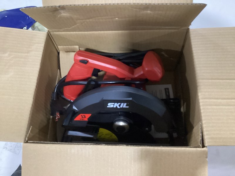 Condition photo showing Good Condition for (Incomplete )SKIL 13 -Amp 7-1/4-in Circular saw