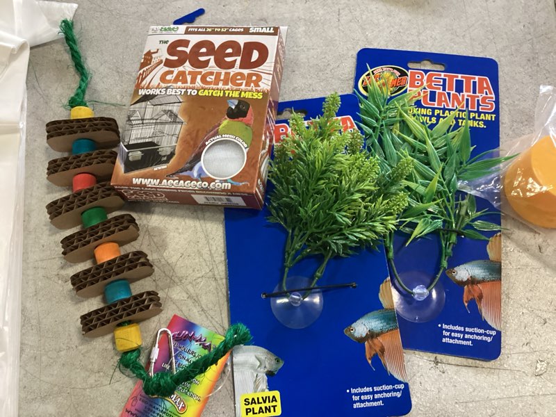 Condition photo showing New/Like New for Assortment of small,miscellaneous small,variety of items,multiple pieces,total of 5 pieces