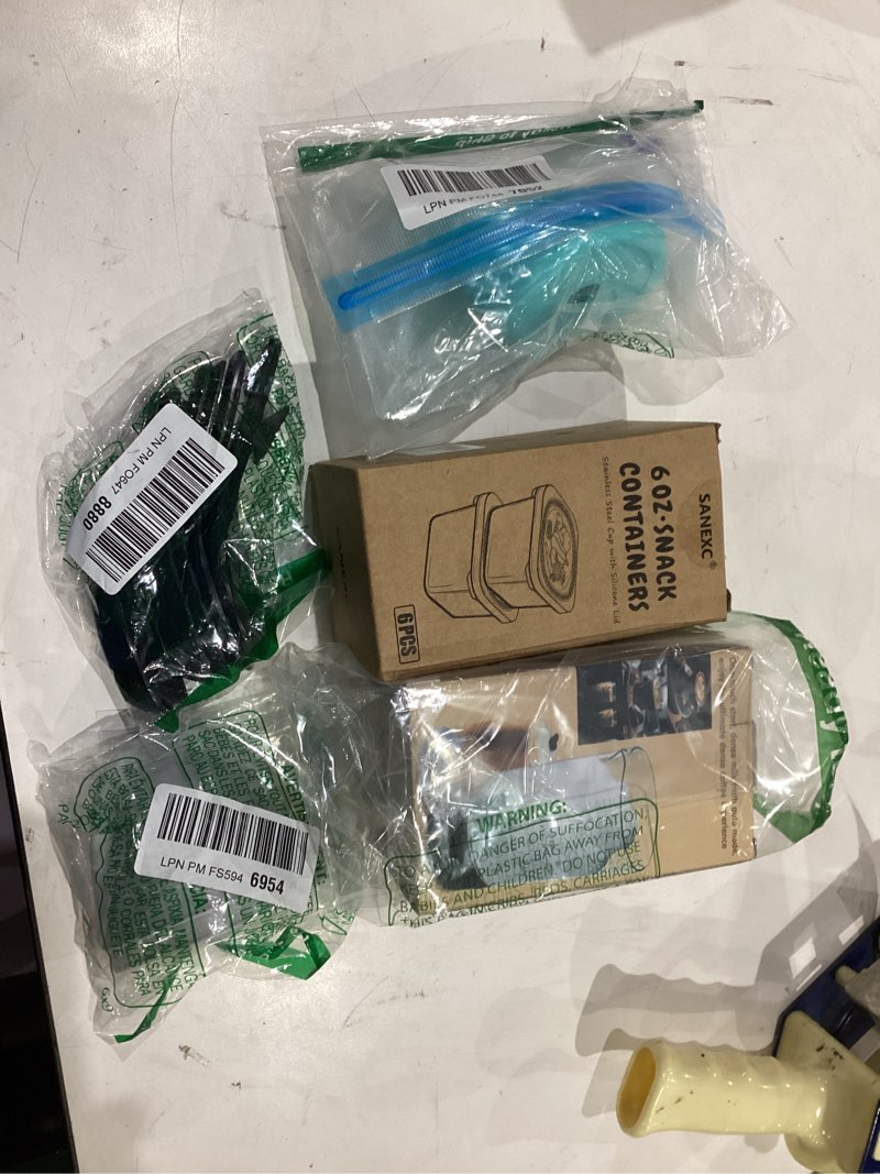 Condition photo showing Good Condition for assorted kitchen tools and accessories