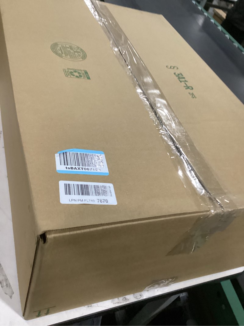 Condition photo showing Good Condition for large cutting board