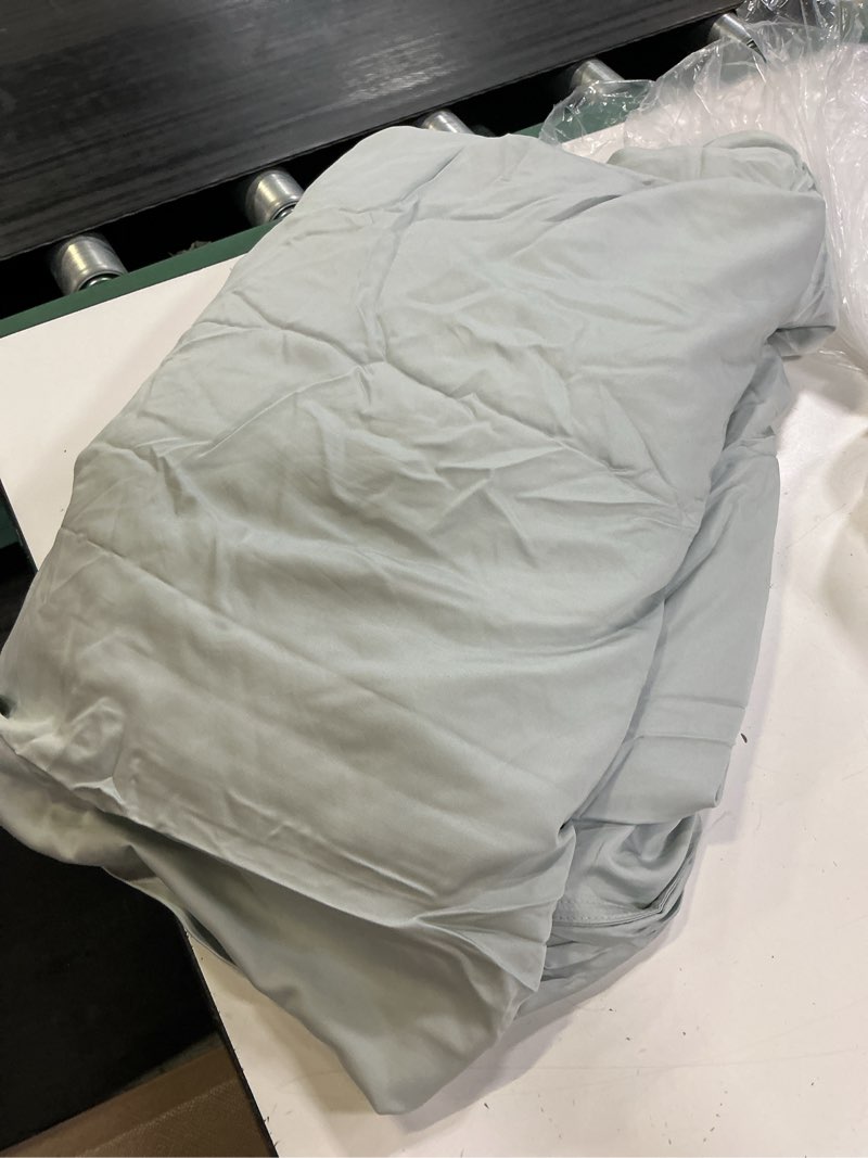 Condition photo showing Good Condition for bamboo duvet cover set, full/queen, mist