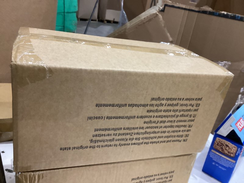 Condition photo showing New/Like New for Lanpn Nutcracker Christmas Pillow Nutcracker Pillow Christmas Decoration Winter Throw Cushion for Sofa Living Room Bedroom Xmas Decor (23x33 inch, Pink)