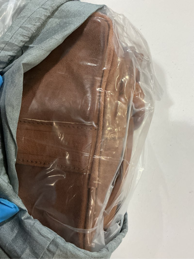 Condition photo showing New/Like New for 21 Inch Vintage Leather Duffel Travel Gym Sports Overnight Weekend Duffle Bags for men and women