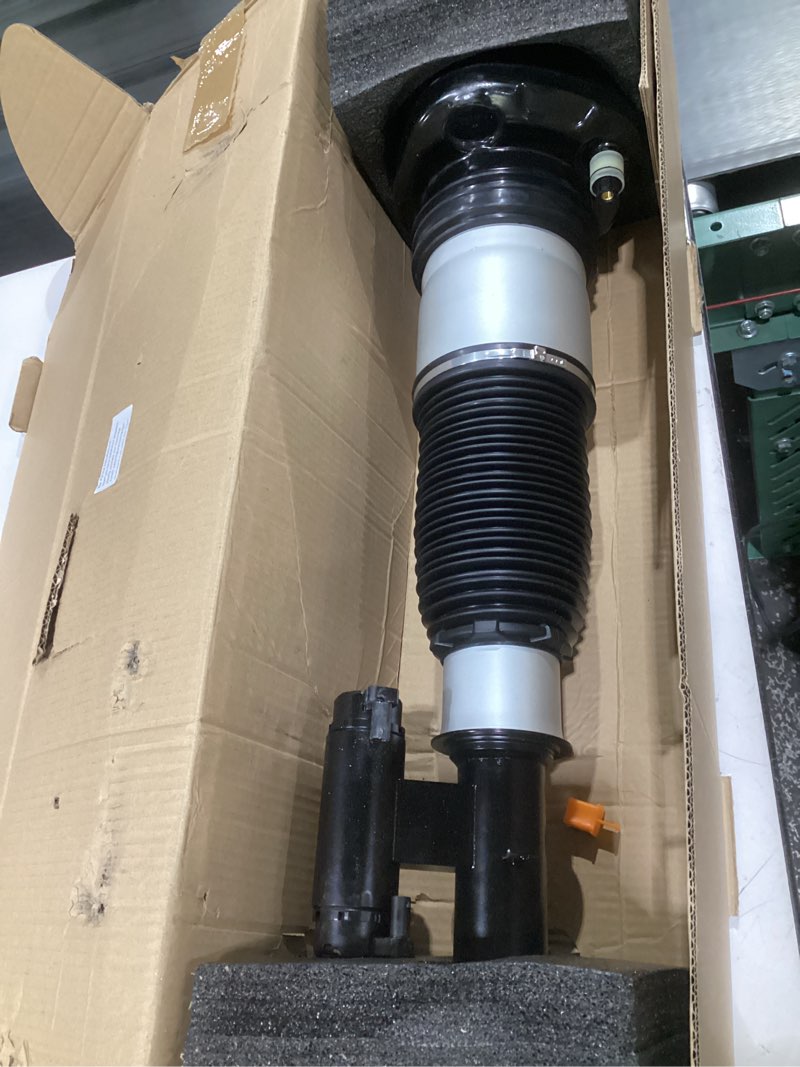 Condition photo showing Good Condition for rear right air strut suspension replacement for 2015-2022 bmw 7 series g11 g12 740 750 760 2wd/xdrive, oem replace number 37106874594, 37107915954
