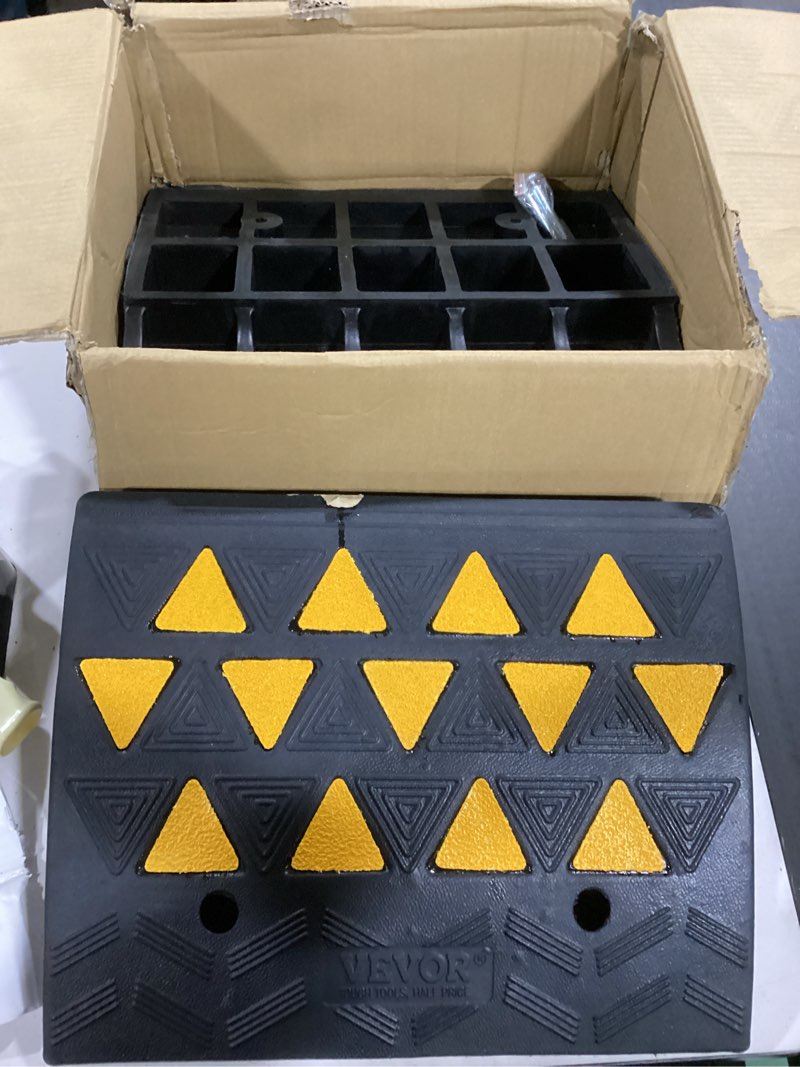 Condition photo showing New/Like New for vevor rubber curb ramp, 6" rise height 2 pack, heavy-duty 33069 lbs/15 t capacity threshold ramps, 19" l x 15" w driveway ramps with stable grid structure for cars, wheelchairs, bikes, motorcycles 6" h