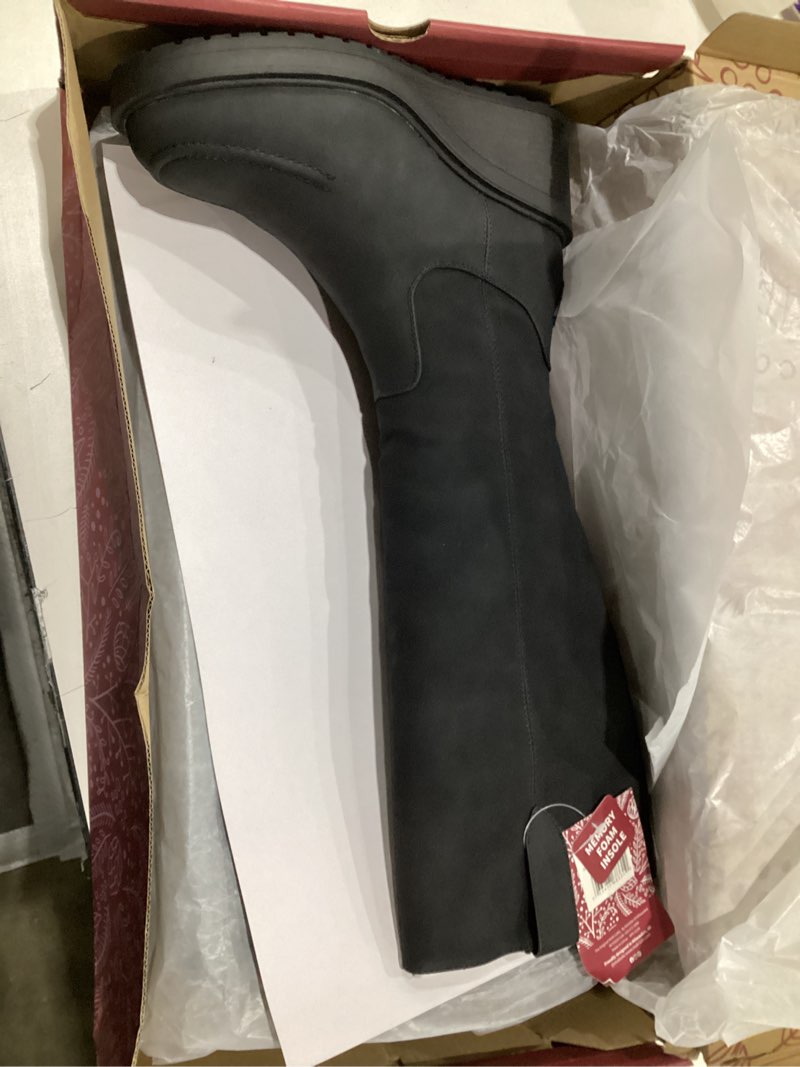 Condition photo showing Good Condition for MUK LUKS womens Sloane 6 Black