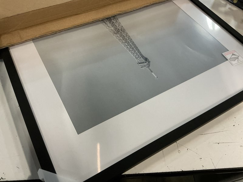 Condition photo showing Good Condition for upsimples 20x30 poster frame, display pictures 16x24 with mat or 20 x 30 without, wall hanging picture frames, black, 1 pack black 20x30
