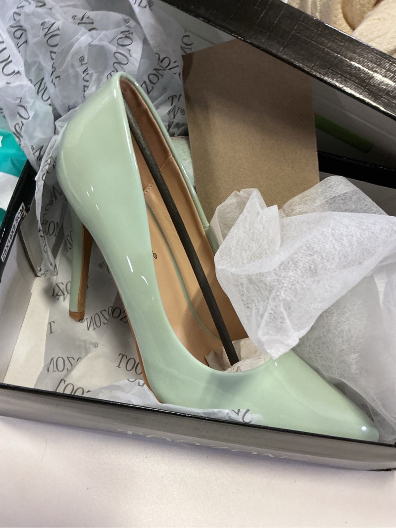 Condition photo showing New/Like New for on stiletto heels dress casual patent high heel pumps ( mint, 7.5)