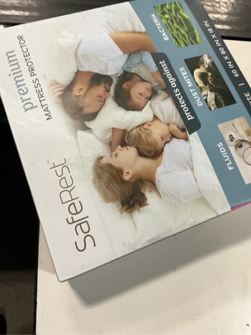 Condition photo showing New/Like New for saferest waterproof queen size mattress protector - fitted with stretchable pockets - machine washable cotton blend mattress cover for bed pure white queen