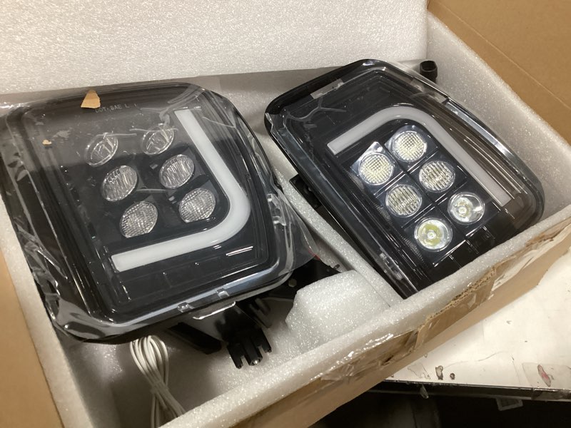Condition photo showing Good Condition for BUNKER INDUST Dodge Ram LED Fog Light with Daytime Running Light Set,Pair Spot Flood Bumper Driving Fog Lamp L-type DRL Assembly Replacement for 2013 2014 2015 2016 2017 2018 Dodge Ram 1500