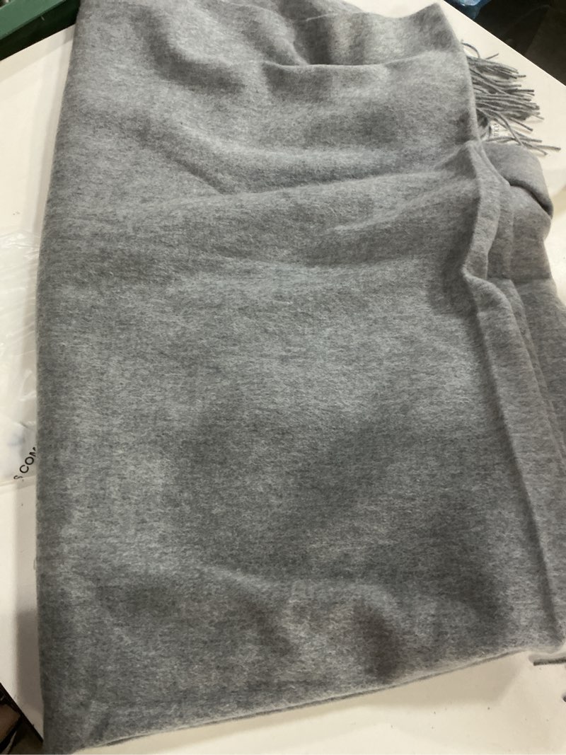 Condition photo showing Good Condition for quince, european organic mongolian cashmere throw/50”x60”/heather grey