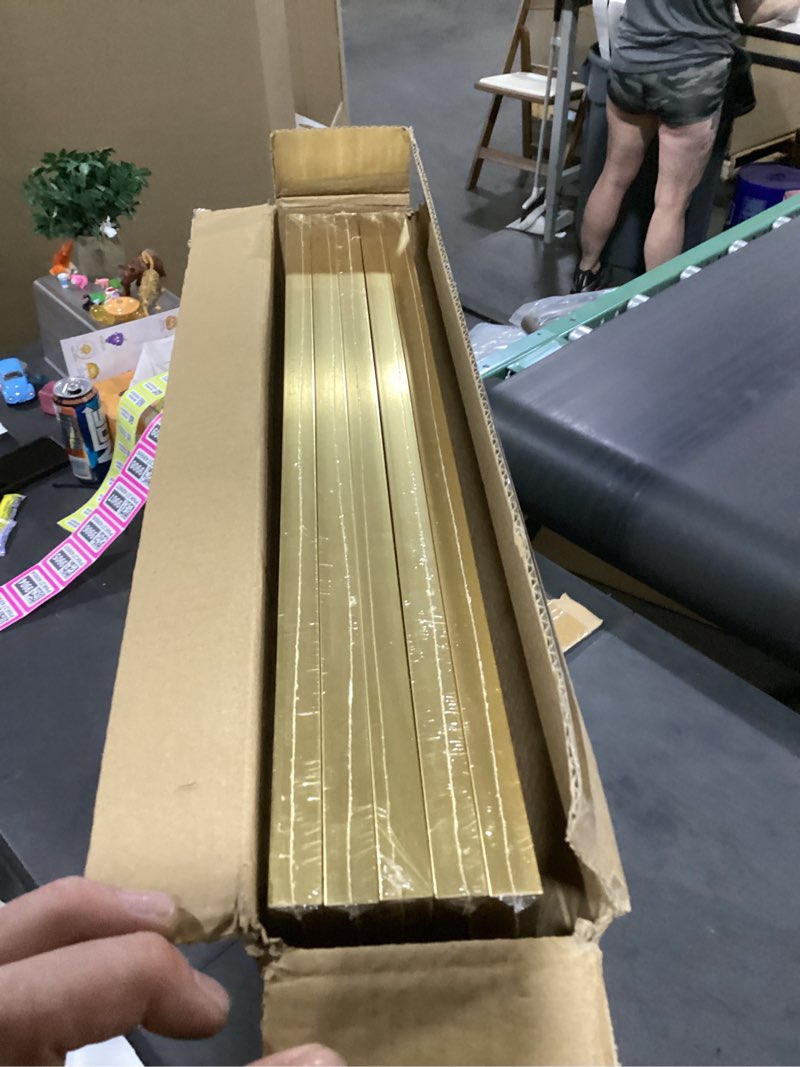 Condition photo showing New/Like New for upsimples 18x24 picture frame set of 5, display pictures 16x20 with mat or 18 x 24 without, wall gallery poster frames, gold gold 18x24