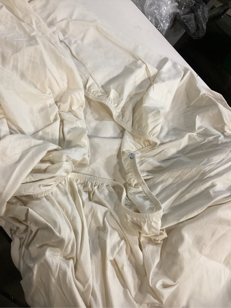 Condition photo showing As Is for bottom sheet color ivory size full