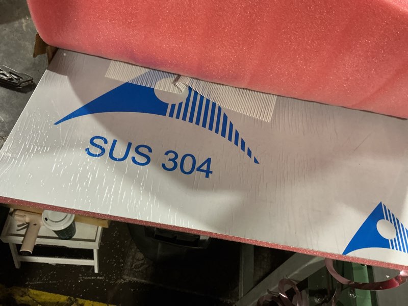 Condition photo showing Good Condition for 304 stainless steel cutting board – stainless steel kitchen chopping boards non-slip, dishwasher safe – ideal for meat, vegetables, fruits, bread & baking – commercial & home use (23.6 * 19.6in) 23.6"l x 19.6"w