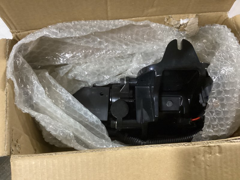 Condition photo showing New/Like New for left/driver running board motor assembly w/mounting bracket replacement for 2015-2020 gmc yukon xl, chevrolet suburban & cadillac escalade esv # 84452642 22935835 23433888 84131859 left driver side