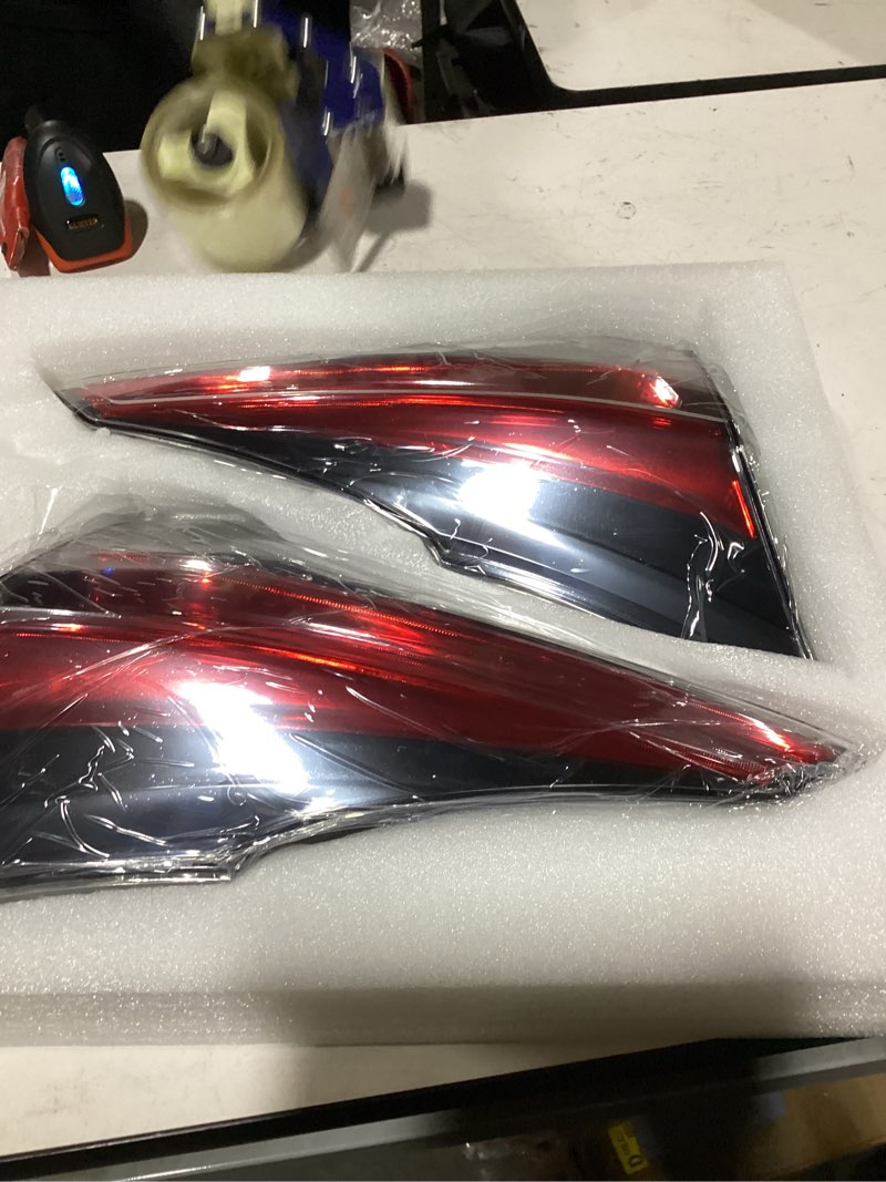 Condition photo showing New/Like New for pair inner tail light assembly compatible with 2016 2017 ra-v four taillight rear brake lamp driver & passenger side 815800r030 to2803133