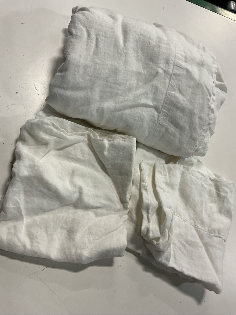 Condition photo showing Good Condition for european linen sheet set, cal king, white