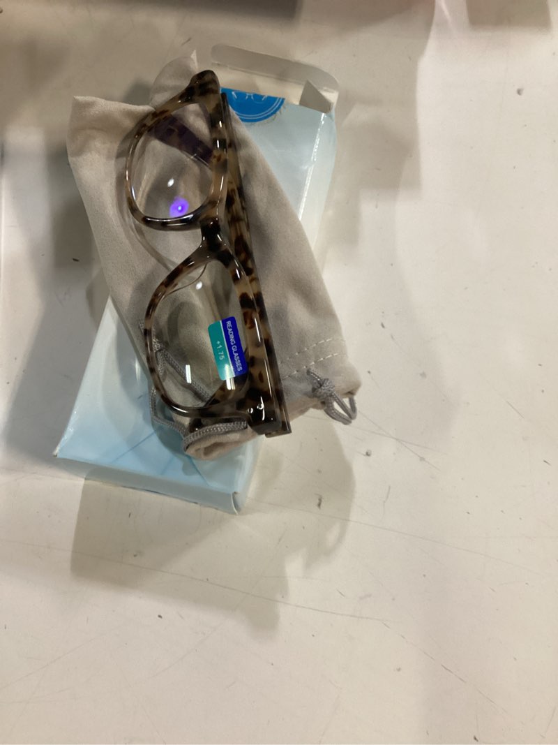 Condition photo showing New/Like New for warkay blue light blocking reading glasses for women acetate frame metal spring hinges readers for women tortoises 1.75 x