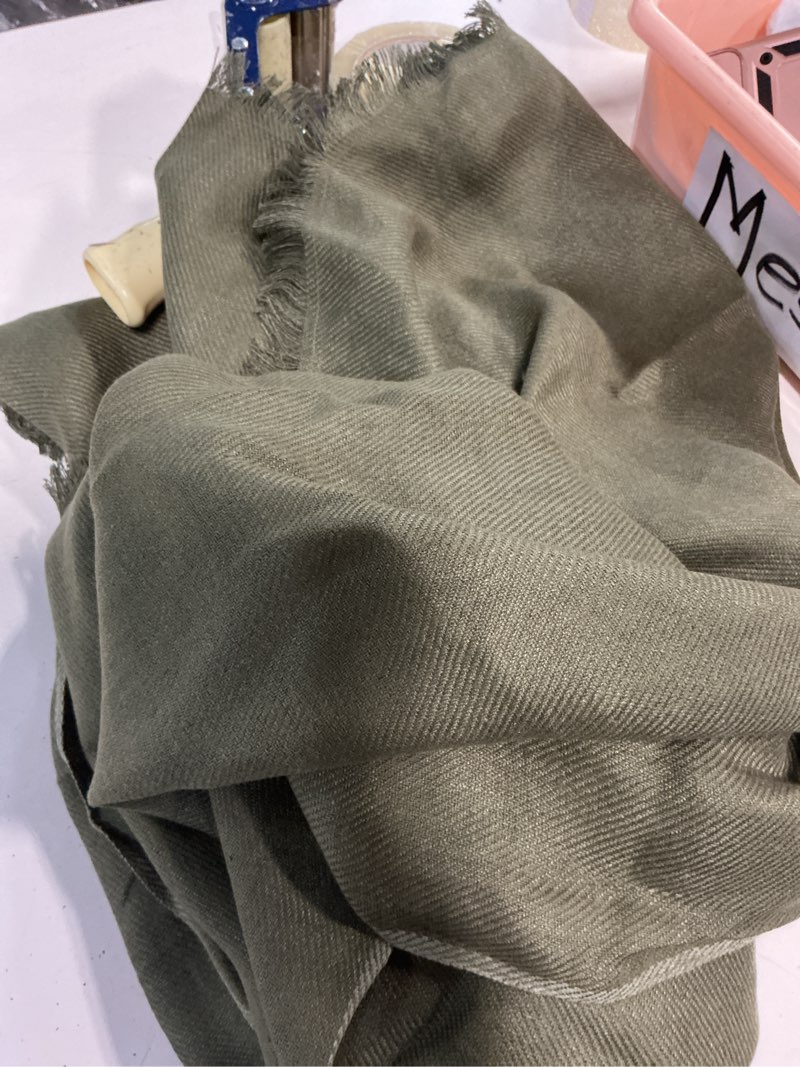 Condition photo showing Good Condition for european linen fringe tablecloth green