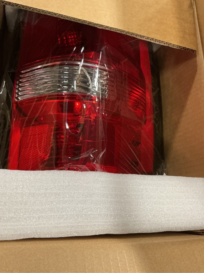 Condition photo showing New/Like New for tail light compatible with 2014 2015 gmc sierra 1500 2500 hd driver side | halogen,w/ bulbs?3500hd,left side taillight,rear light,23424737 2014-2015 left
