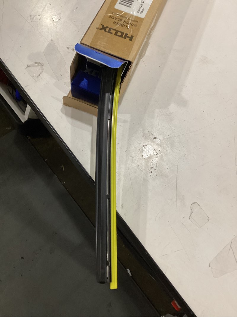 Condition photo showing Good Condition for quiet front windshield wiper blades 22 inch and 22 inch set of 2, oem quality all-season windshield wipers,u&j-hook for my car/automotive replacement, easy to install oem replacement parts front(22" and 22")