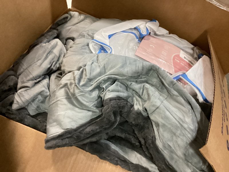 Condition photo showing Good Condition for Smoofy Fluffy King Comforter Set 3 Pieces - Dark Grey Fleece Fluffy Comforter, Luxury Fuzzy Bedding Set, Soft Bed Set All Season, Heavy Bedding With 2 Pillow Cases 3 Piece-King (104”X90'') Darkgrey