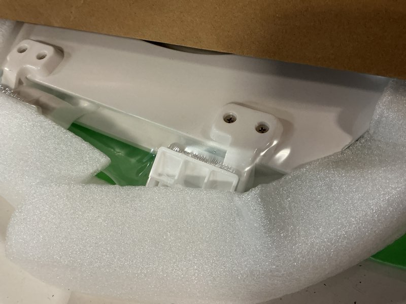 Condition photo showing New/Like New for wood toilet seat, slow close, high gloss finish, premium moulded wood, quick release, white, piklids (round)